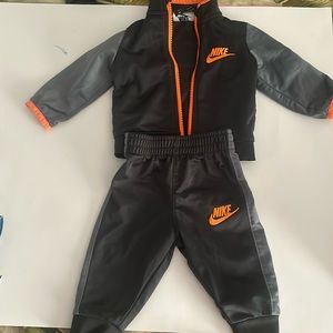 2 piece boys orange and gray nike set